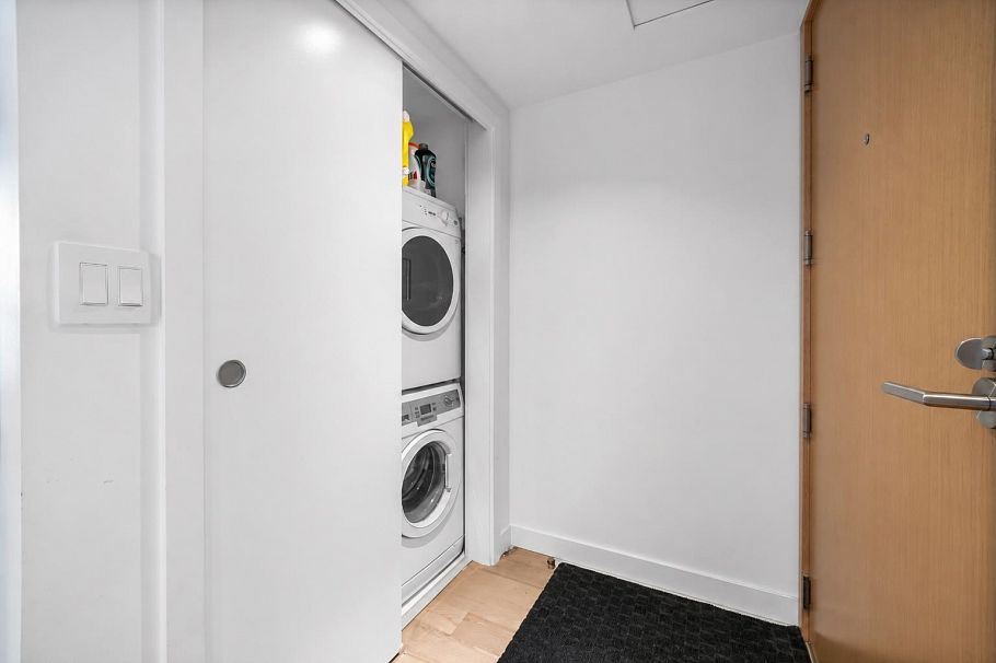 603 4638 Gladstone Street Vancouver, BC - 3