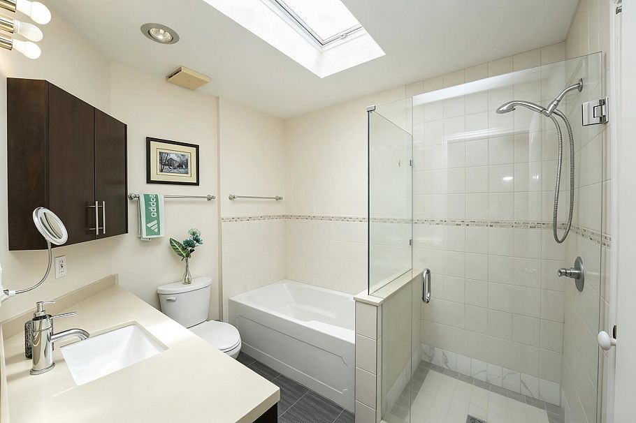 305 3615 W 17th Avenue Vancouver, BC - 12