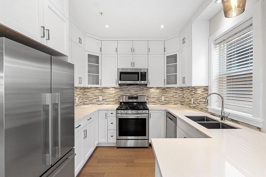 1969 E 5th Avenue Vancouver, BC - 12
