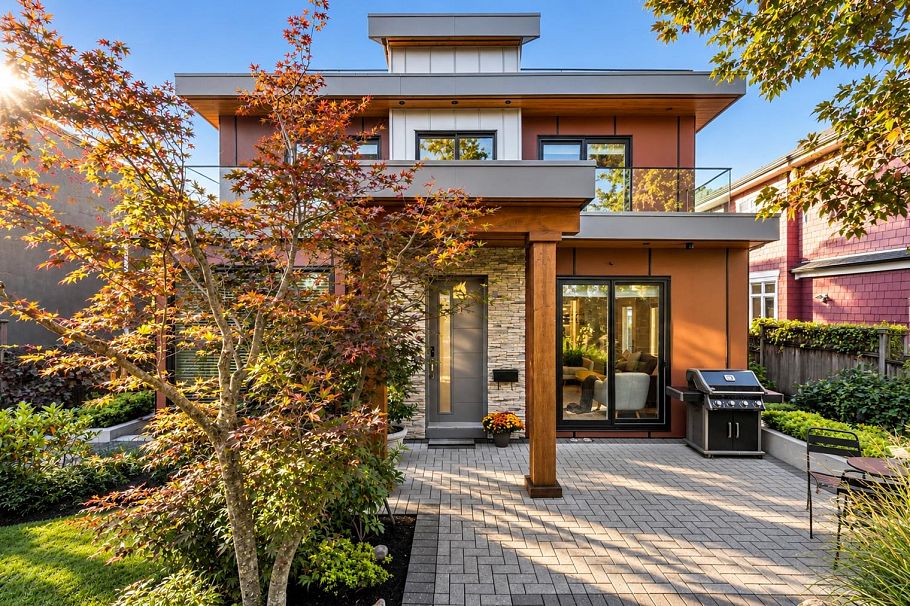 2 233 W 5th Street North Vancouver, BC - 3