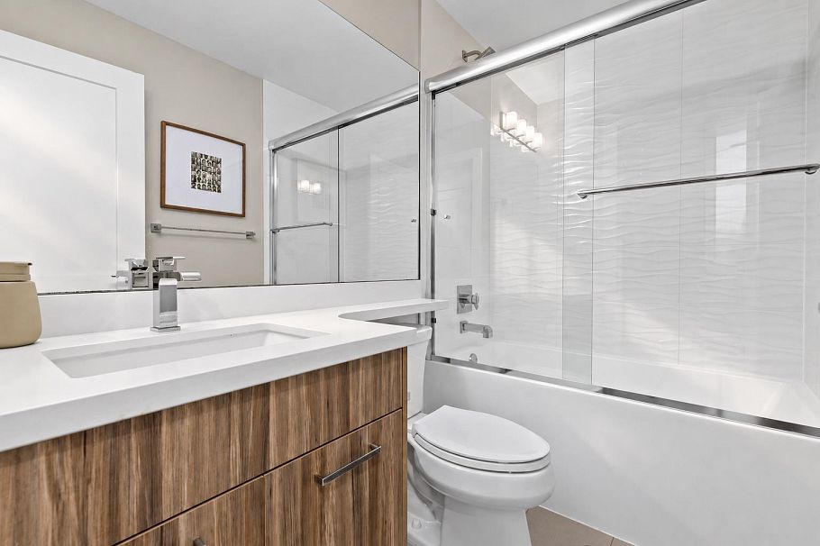 2 233 W 5th Street North Vancouver, BC - 34