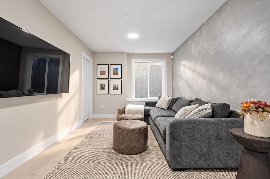 2 233 W 5th Street North Vancouver, BC - 30