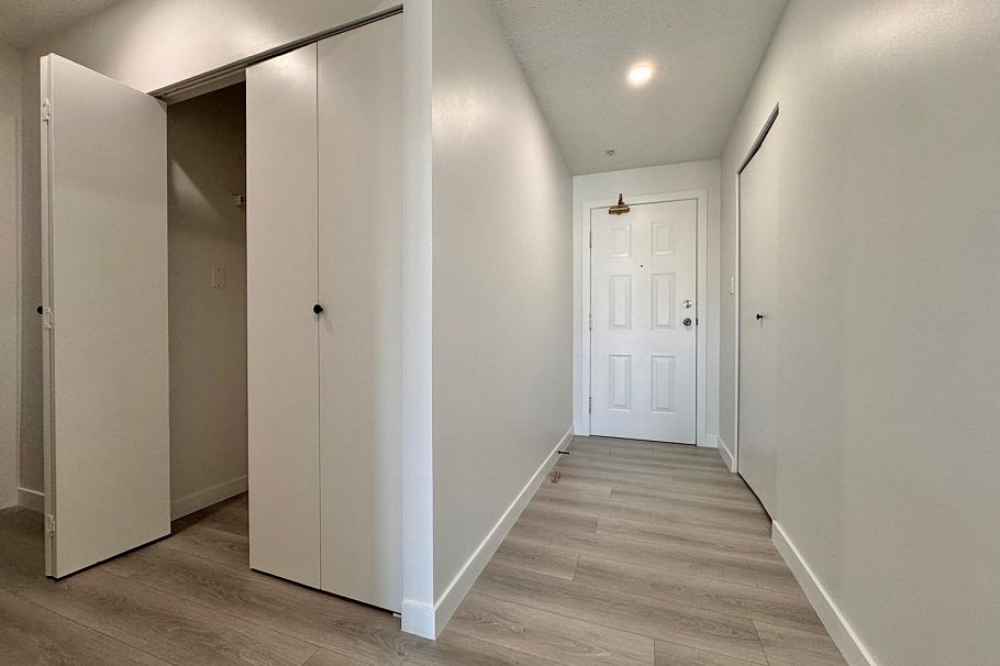 800 2528 E Broadway Vancouver, BC - 17
