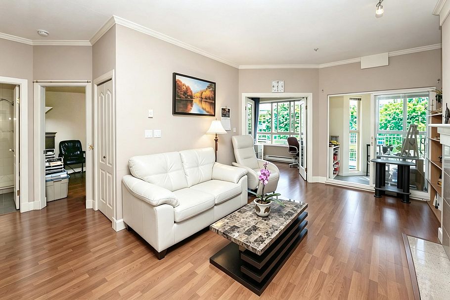 305 3615 W 17th Avenue Vancouver, BC - 2