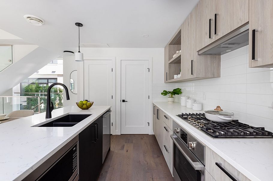 6829 Cambie Street Vancouver, BC - 7