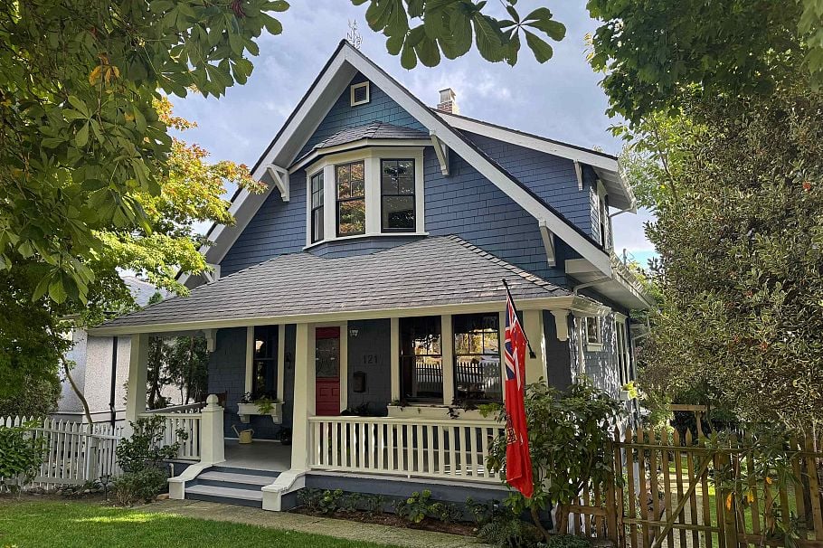 121 E 27th Street North Vancouver, BC - 1