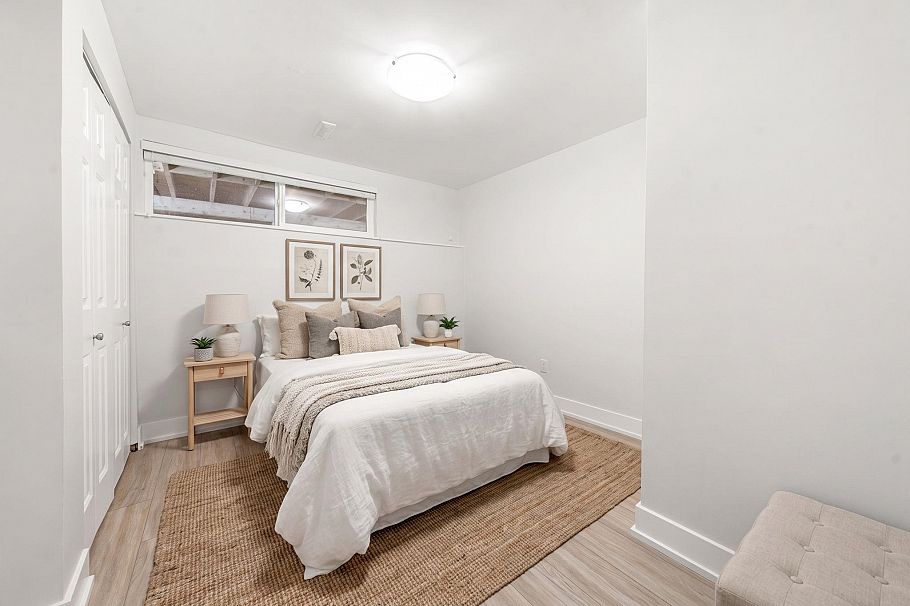1147 Deep Cove Road North Vancouver, BC - 33