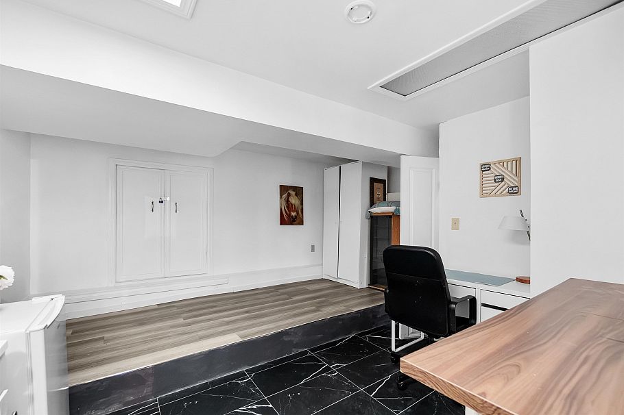 2069 Westview Drive North Vancouver, BC - 38