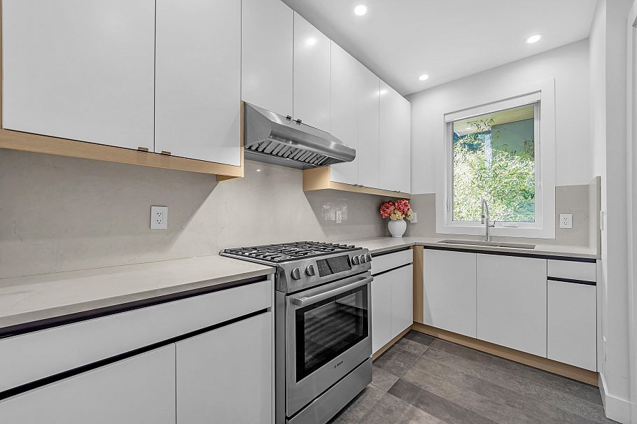 4324 Glencanyon Drive North Vancouver, BC - 22