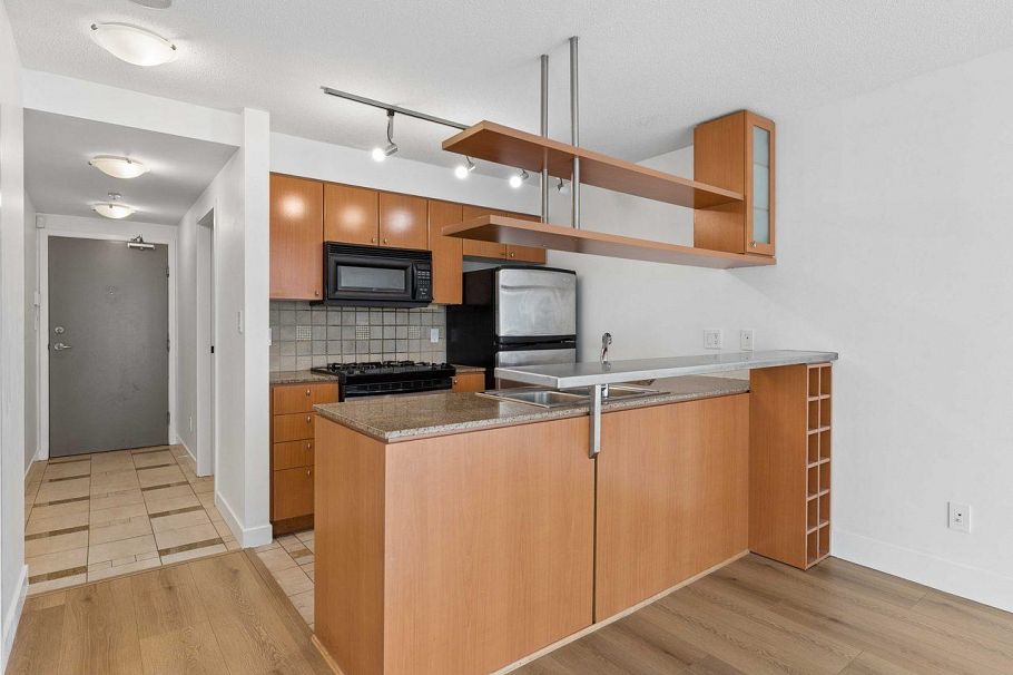 2208 1495 Richards Street Vancouver, BC - 4