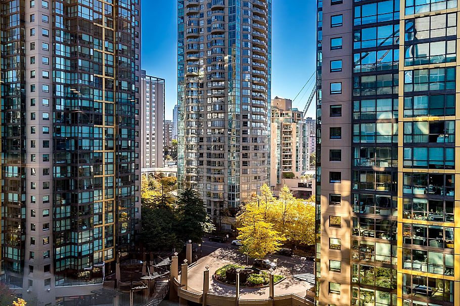 1113 1333 W Georgia Street Vancouver, BC - 8