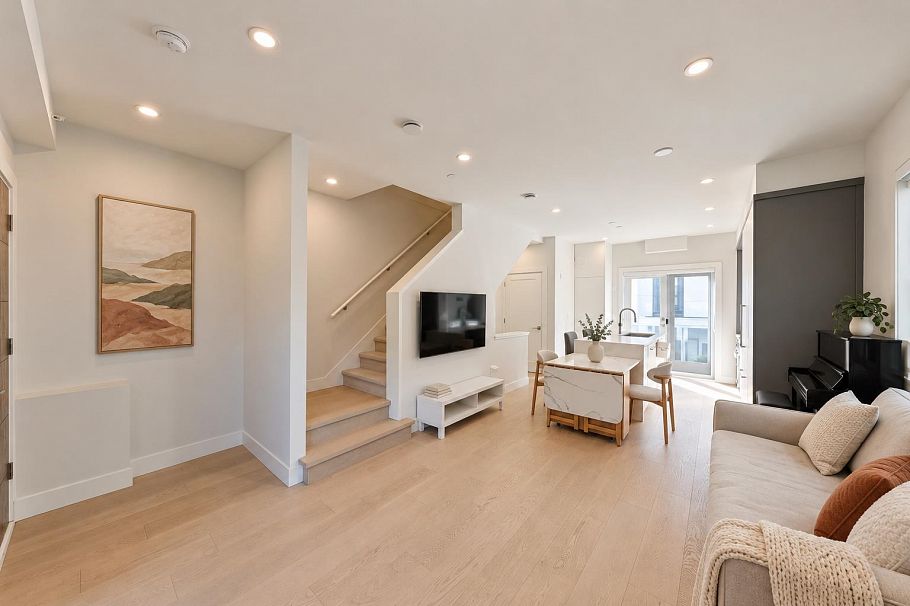 7669 Granville Street Vancouver, BC - 1