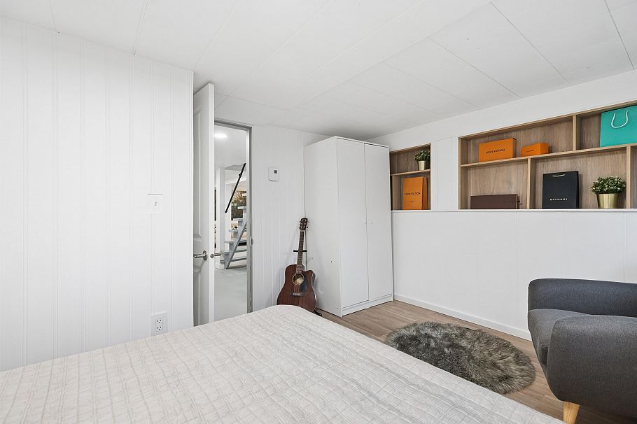 936 W 17th Avenue Vancouver, BC - 16