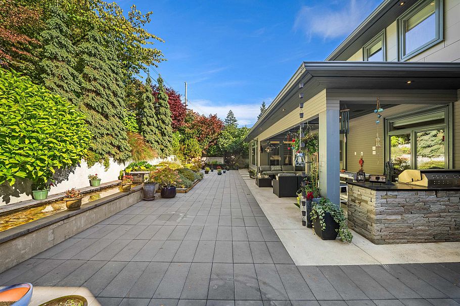 966 Beaumont Drive North Vancouver, BC - 36