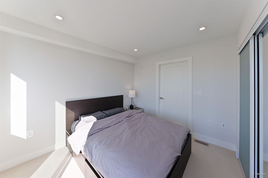 7669 Granville Street Vancouver, BC - 35