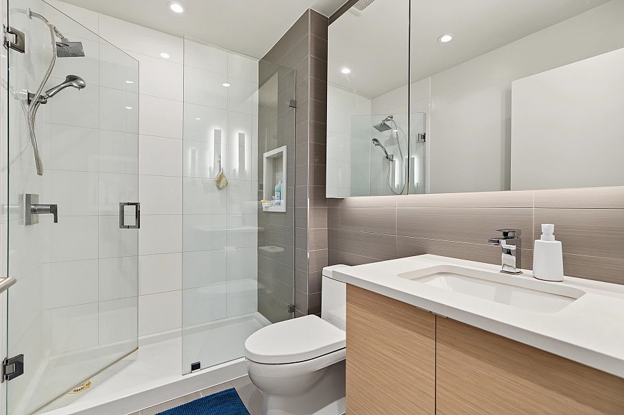 1 8508 Jack Uppal Street Vancouver, BC - 14