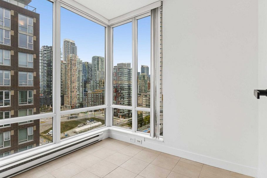 2208 1495 Richards Street Vancouver, BC - 22