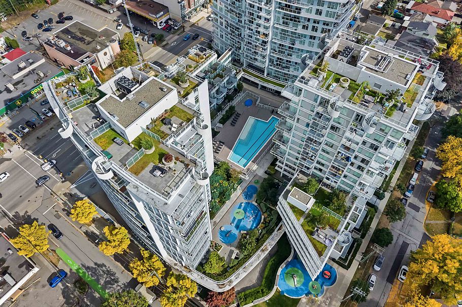 603 4638 Gladstone Street Vancouver, BC - 1