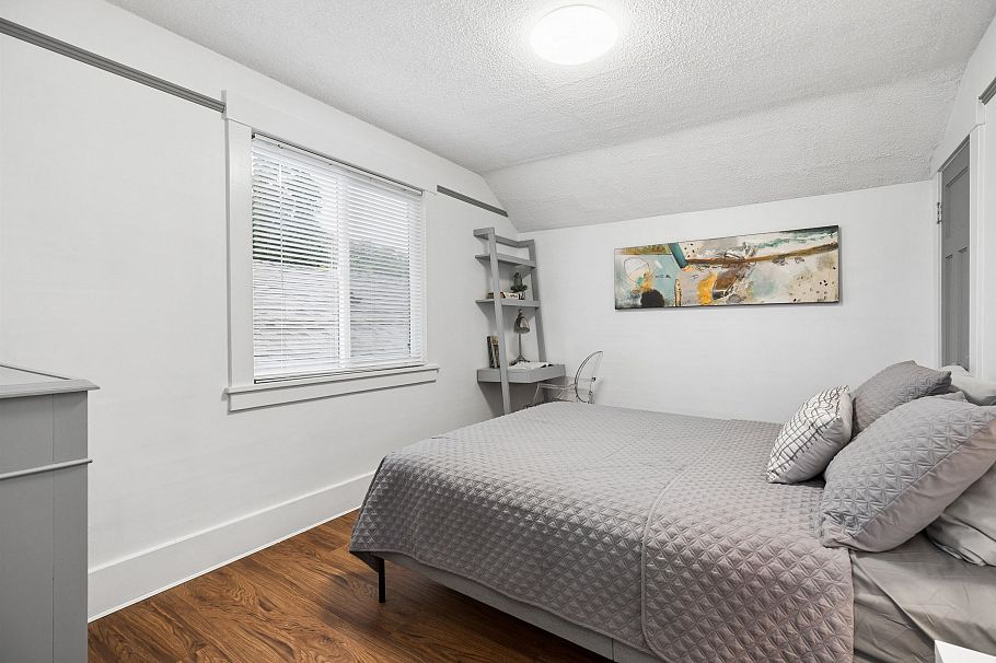 936 W 17th Avenue Vancouver, BC - 29