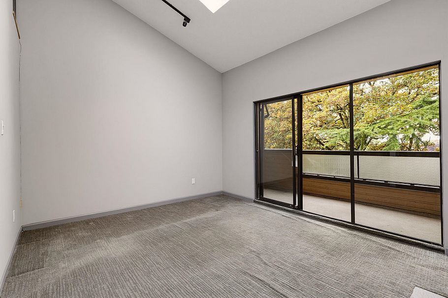 301 1930 W 3rd Avenue Vancouver, BC - 2