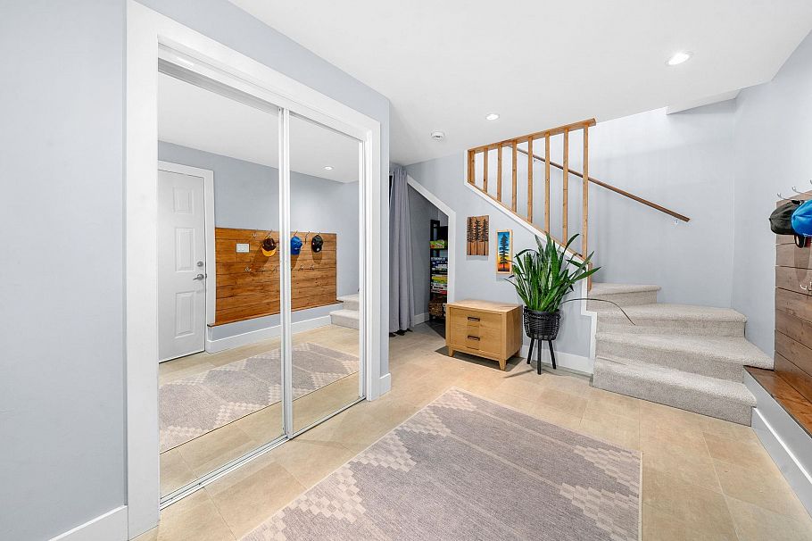 1147 Deep Cove Road North Vancouver, BC - 26