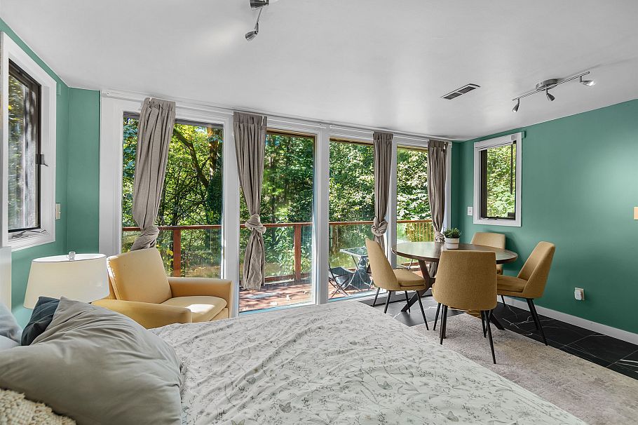 2069 Westview Drive North Vancouver, BC - 36