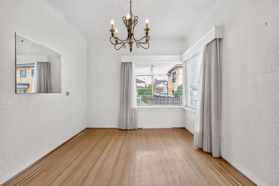 2345 W 18th Avenue Vancouver, BC - 9