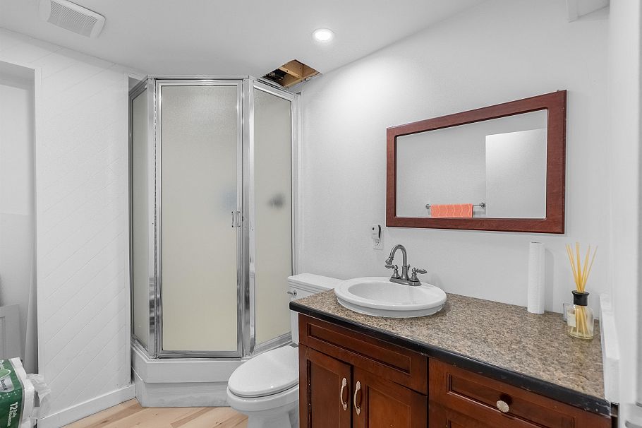 1835 Arborlynn Drive North Vancouver, BC - 26