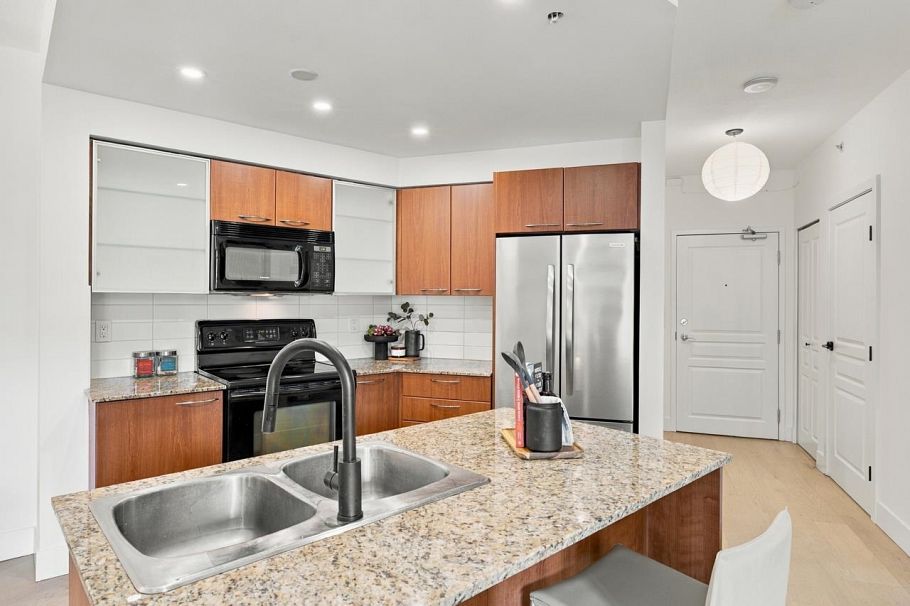 421 4028 Knight Street Vancouver, BC - 8