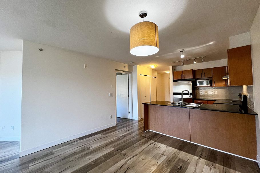 408 1633 Mackay Avenue North Vancouver, BC - 31