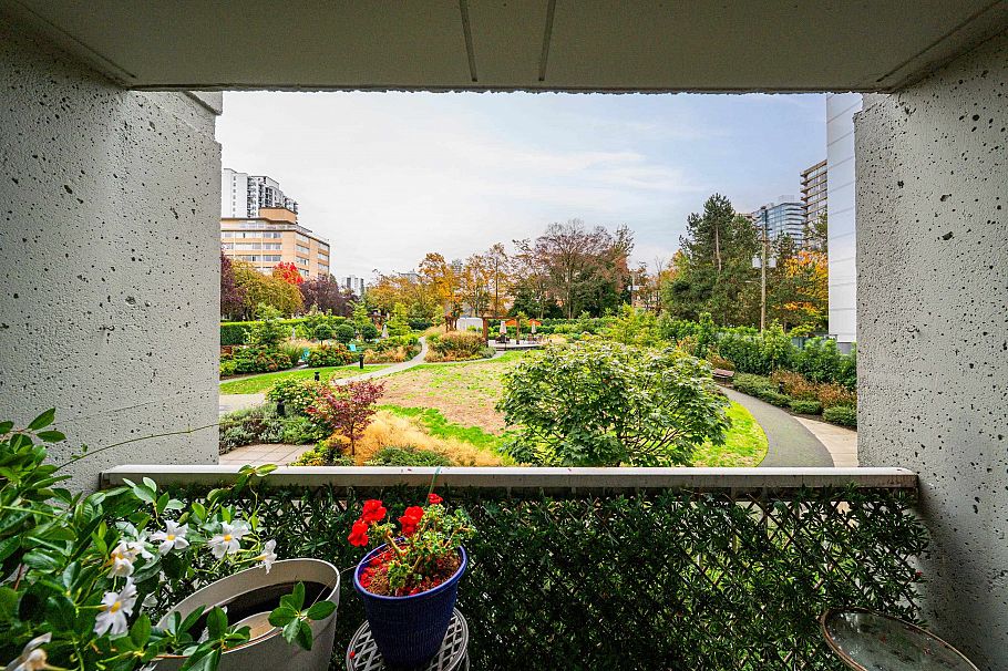 206 1740 Comox Street Vancouver, BC - 21