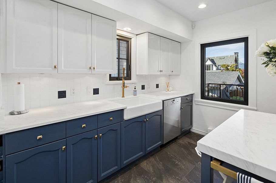 3137 W 24th Avenue Vancouver, BC - 12