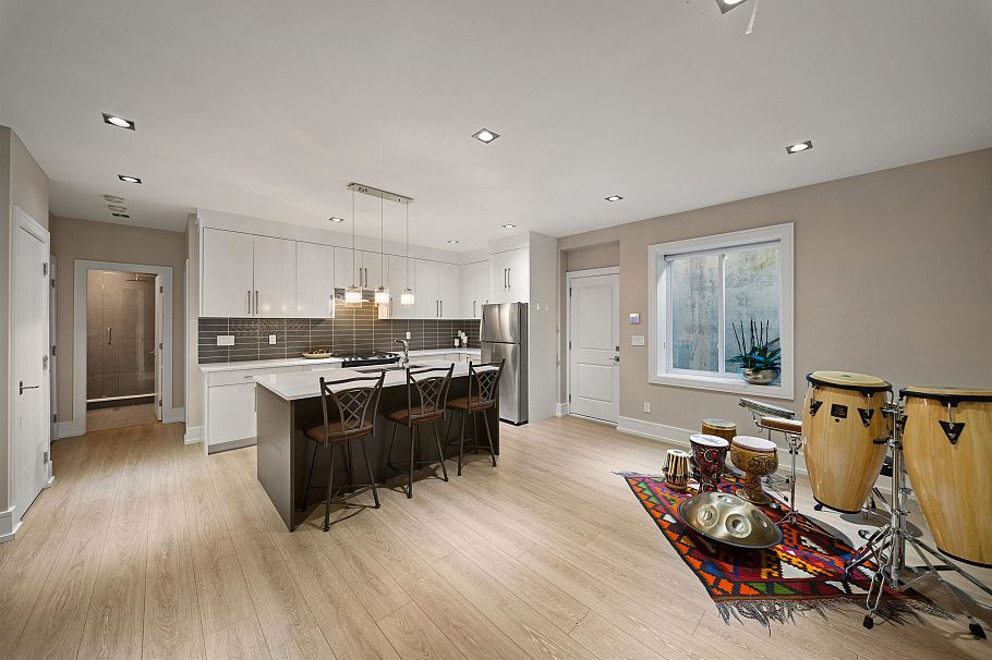 966 Beaumont Drive North Vancouver, BC - 31