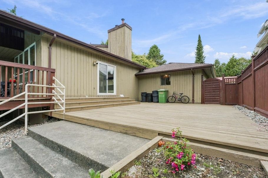 2045 Kirkstone Road North Vancouver, BC - 31