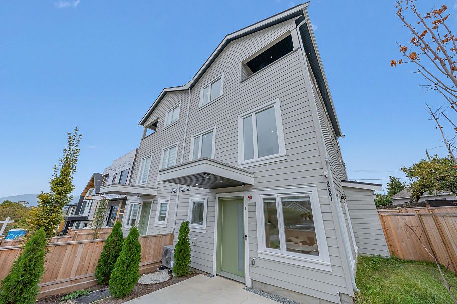 1 3581 Haida Drive Vancouver, BC - 29
