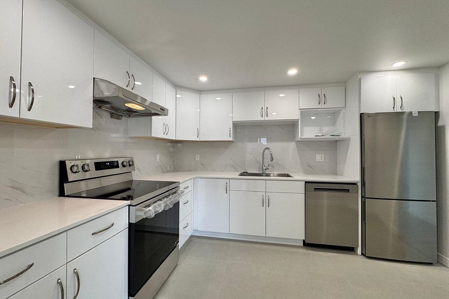 800 2528 E Broadway Vancouver, BC - 18