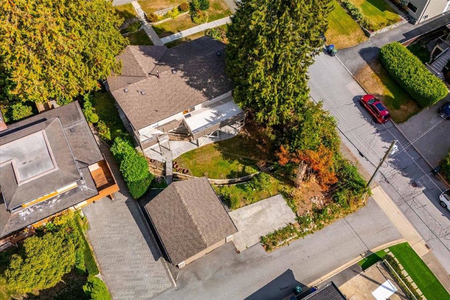 4295 Nottingham Road North Vancouver, BC - 34
