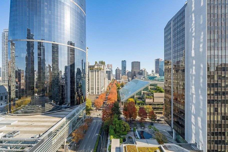 1805 1068 Hornby Street Vancouver, BC - 1