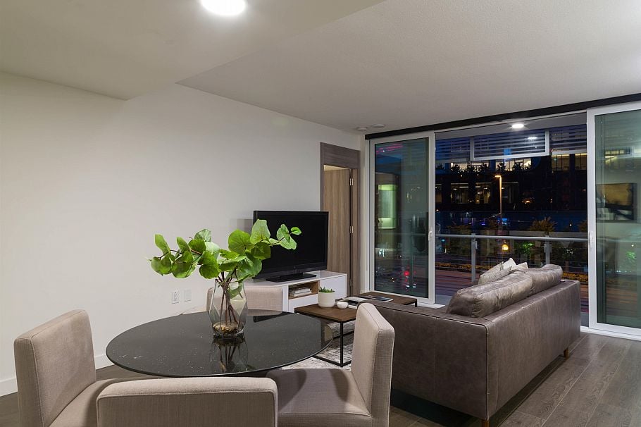306 89 Nelson Street Vancouver, BC - 4