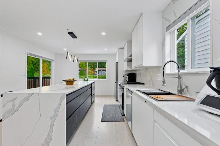 2045 Kirkstone Road North Vancouver, BC - 6