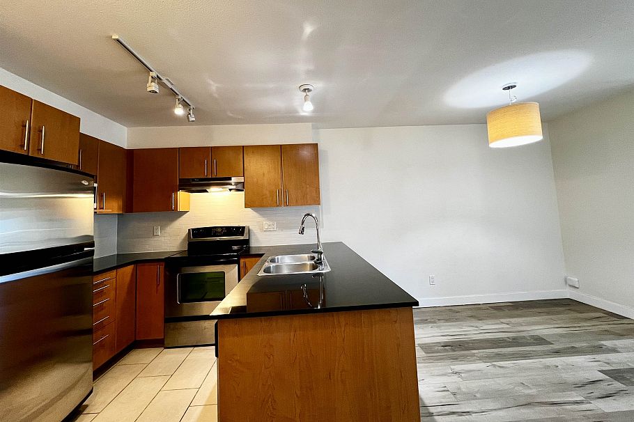 408 1633 Mackay Avenue North Vancouver, BC - 18