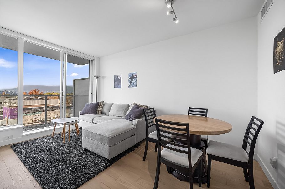 603 4638 Gladstone Street Vancouver, BC - 2