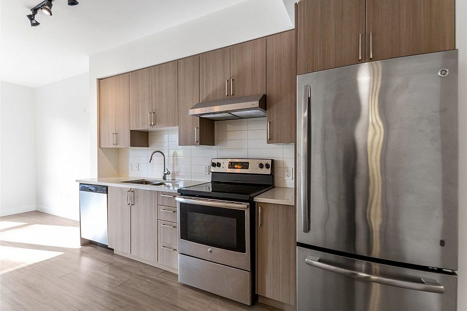 206 3365 E 4th Avenue Vancouver, BC - 9