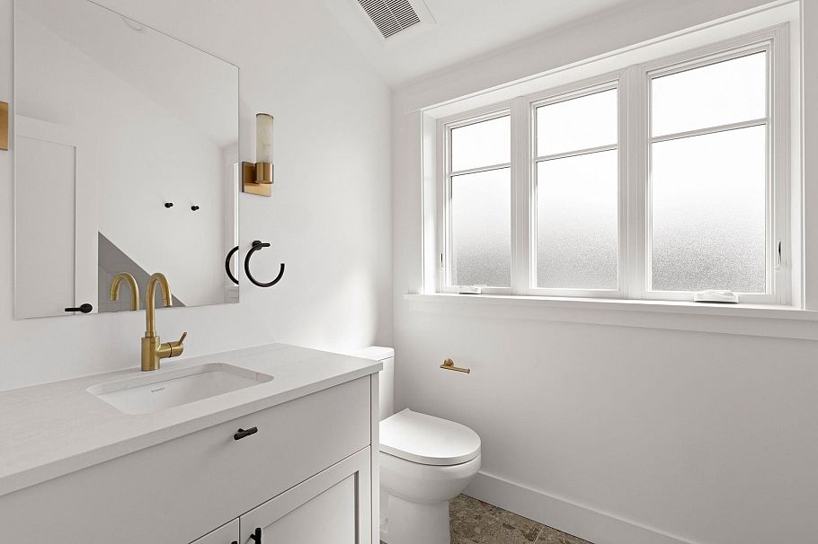 1 326 W 14th Street North Vancouver, BC - 8