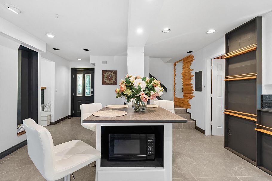 2069 Westview Drive North Vancouver, BC - 15