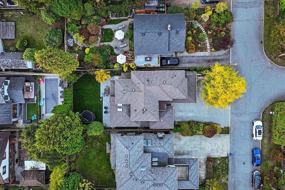 2775 Lyndene Road North Vancouver, BC - 2