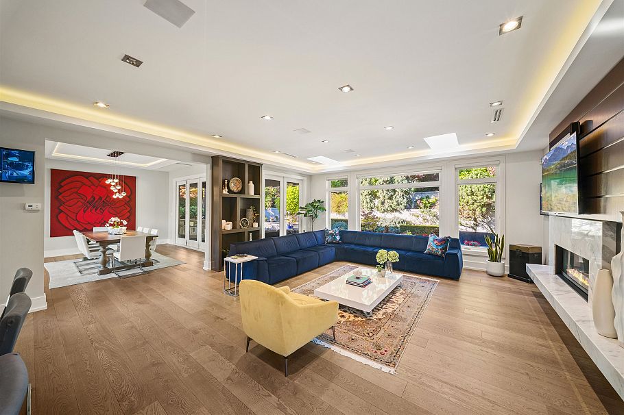 966 Beaumont Drive North Vancouver, BC - 2