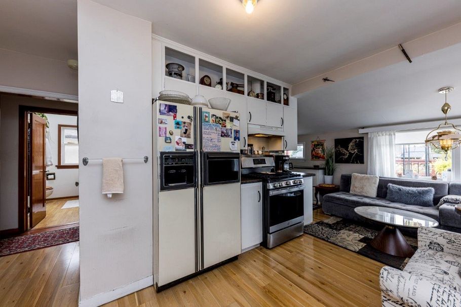 2057 Mahon Avenue North Vancouver, BC - 4