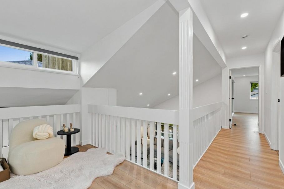 2045 Kirkstone Road North Vancouver, BC - 21