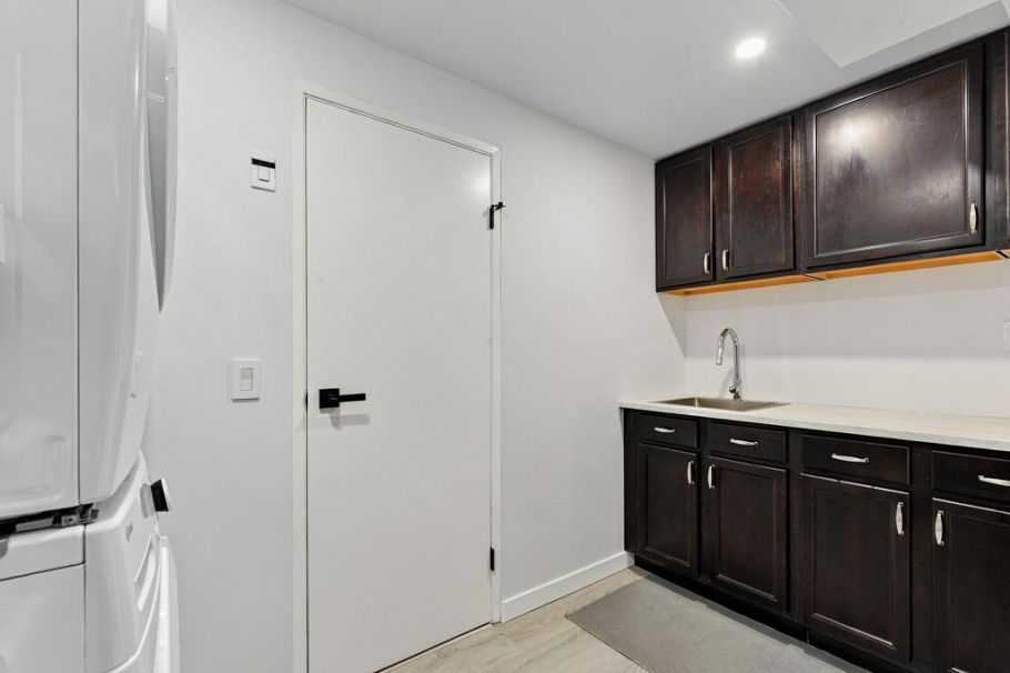 2045 Kirkstone Road North Vancouver, BC - 23